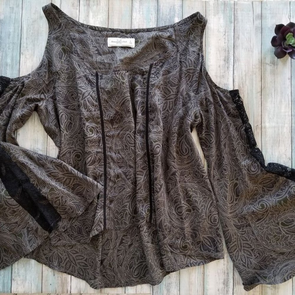 Abercrombie & Fitch Flared Witchy Top w Lace